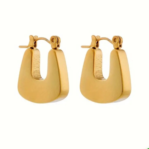 NWT geometric gold chunky hoops ✨ - Picture 2 of 5